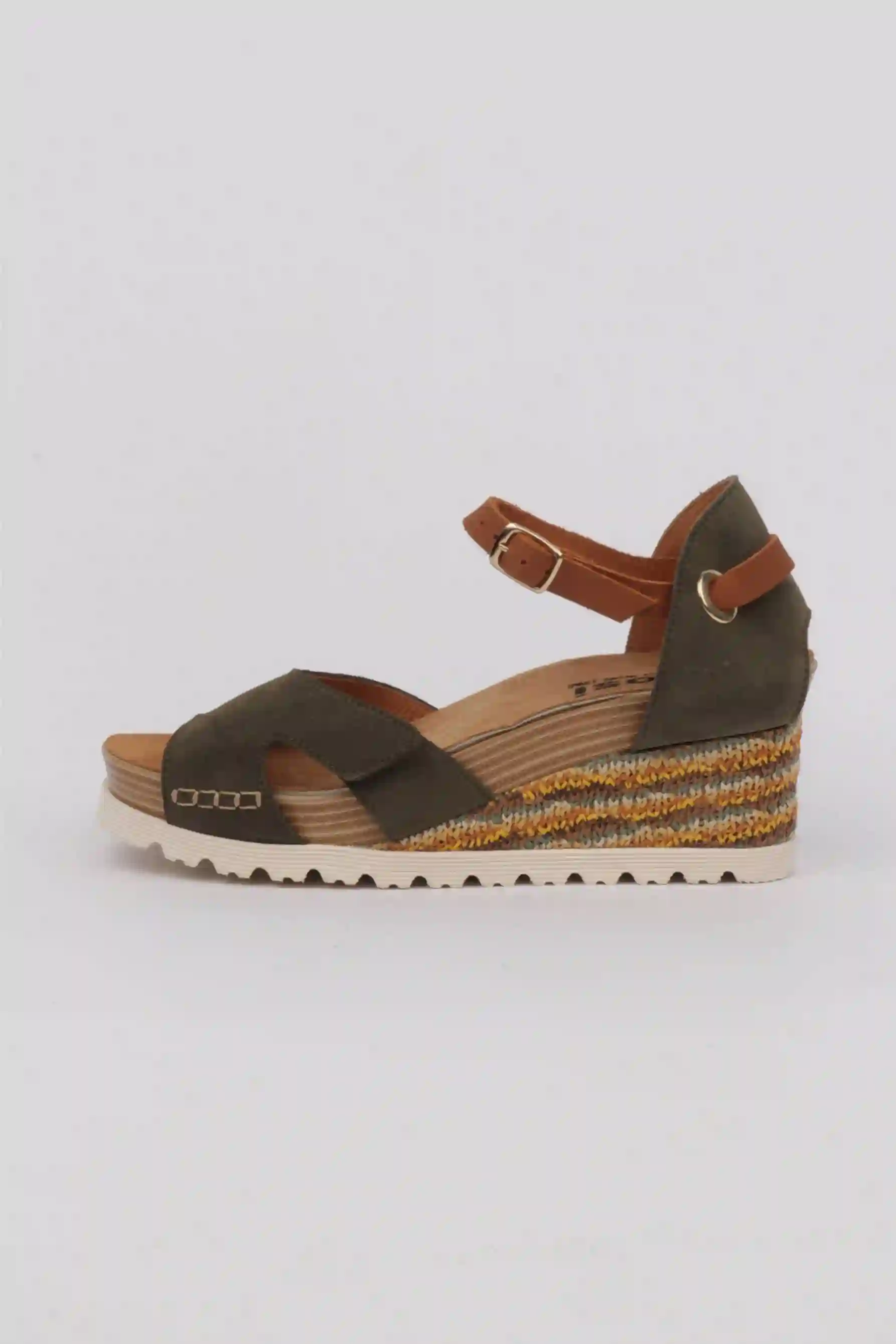 Sandalias cuña súper cómoda color khaki