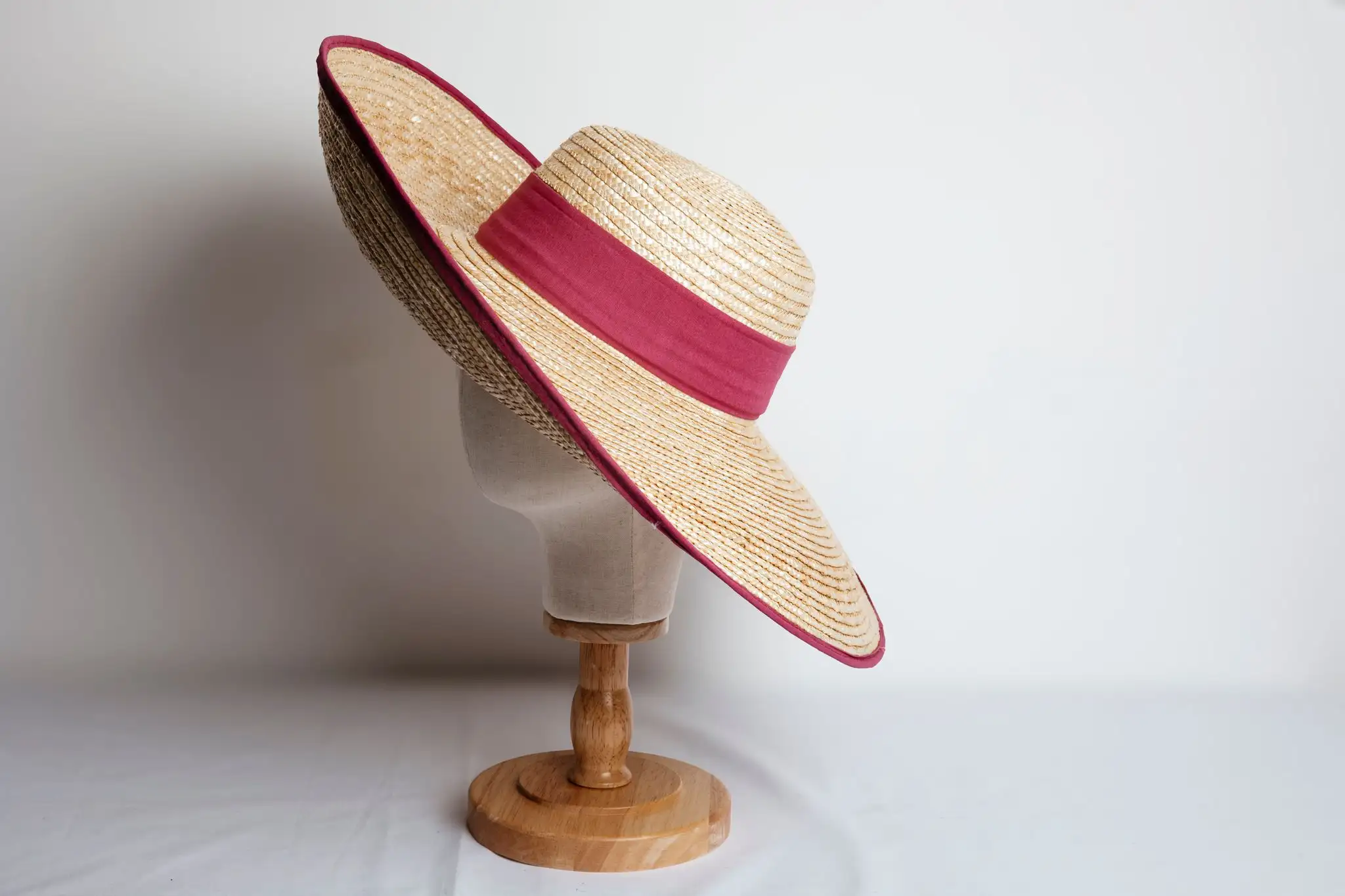 Paja asymmetric hat