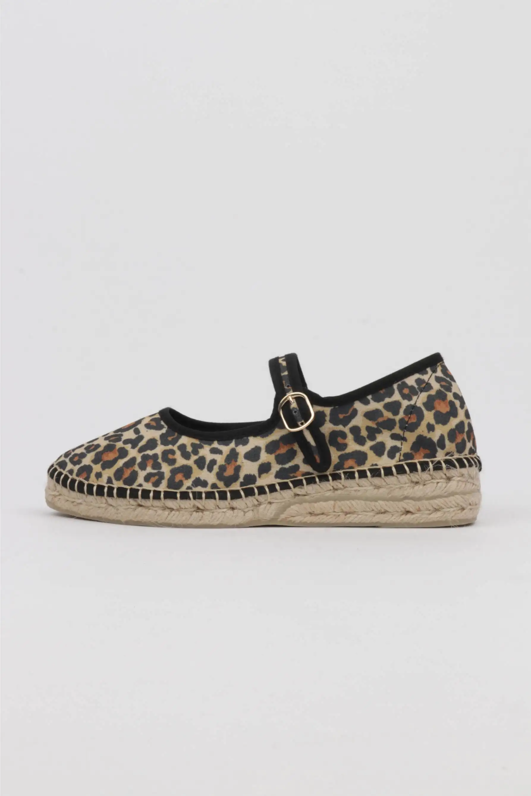 Alpargatas leopardo estilo Mary Janes