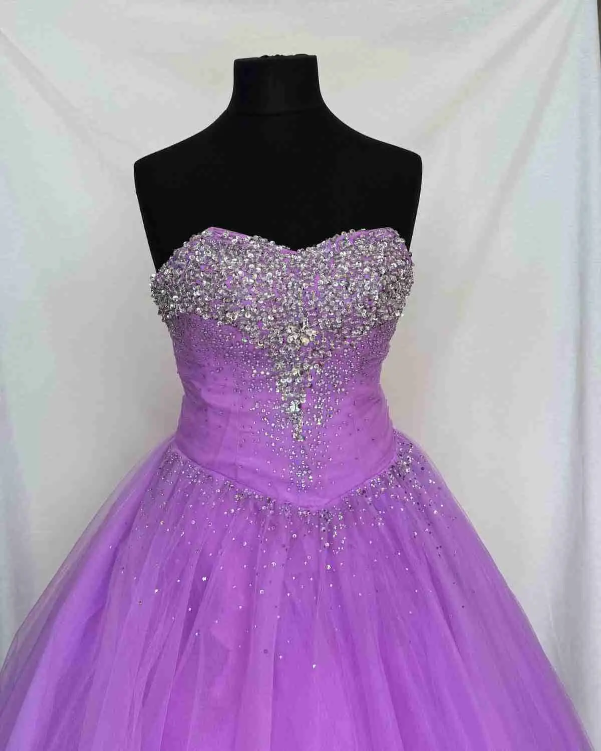 Vestido vaporoso tipo princesa - Imagen 3