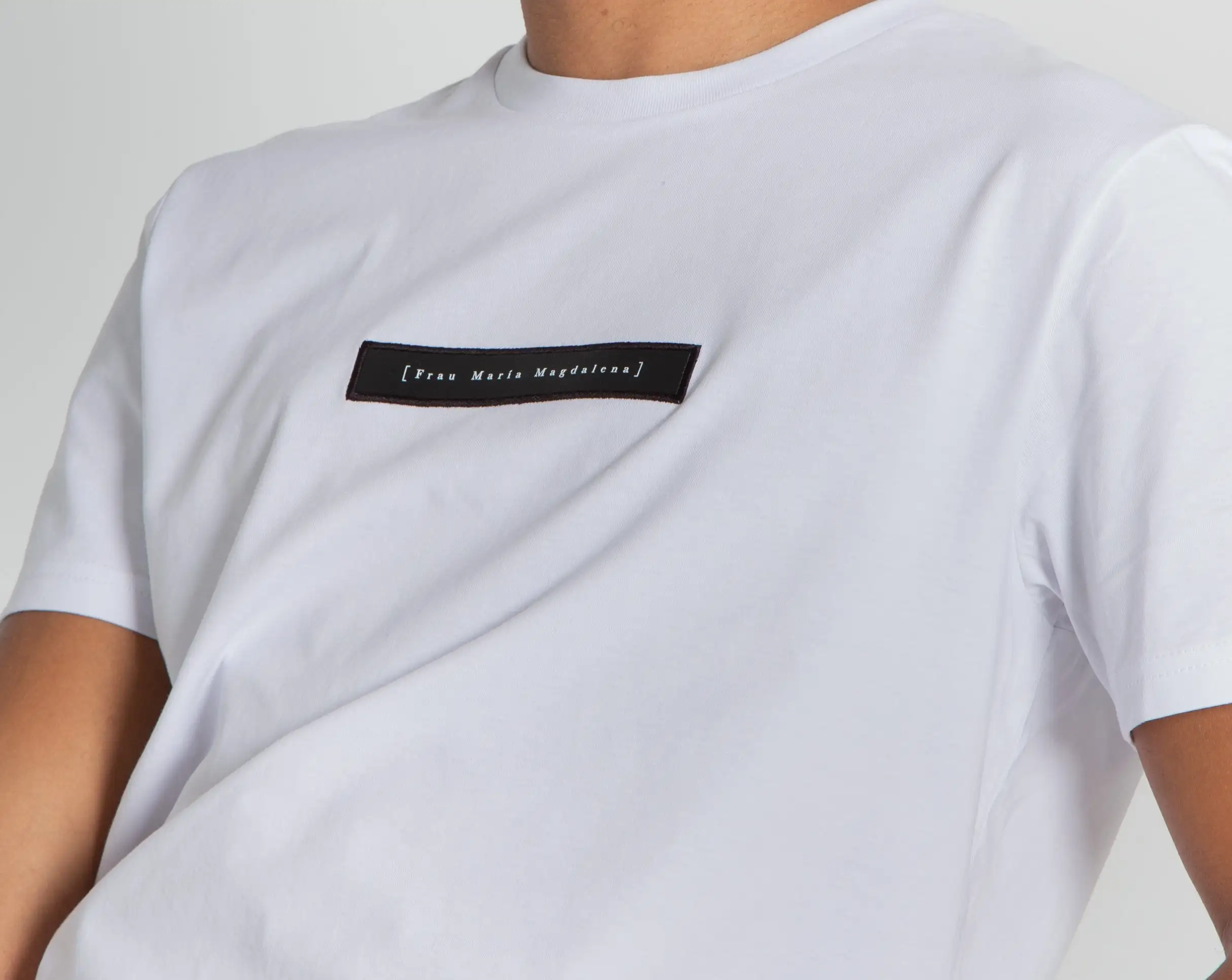 Frau Magdalena Basic T -Shirt - Image 2
