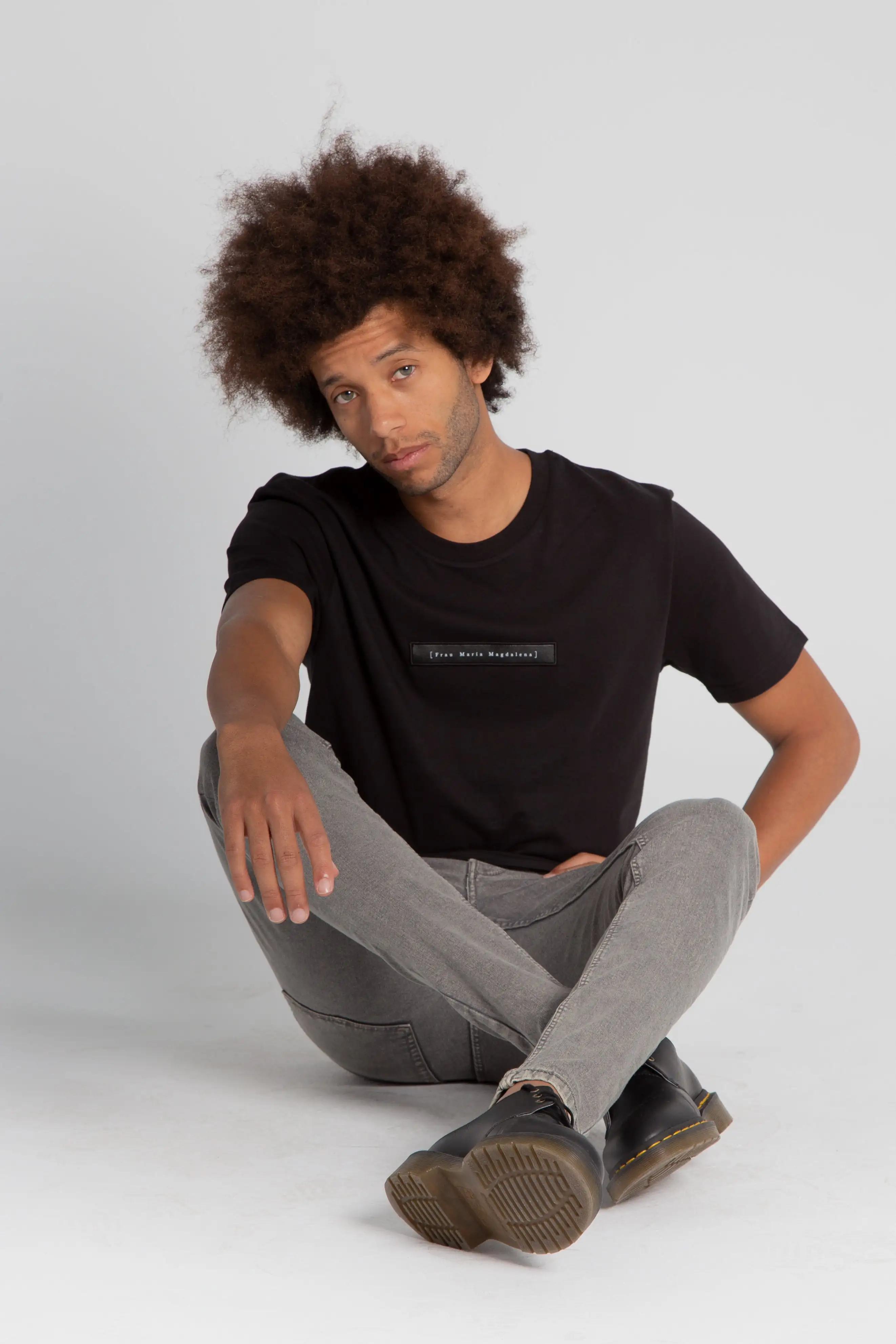Frau Magdalena Basic T -Shirt - Image 7