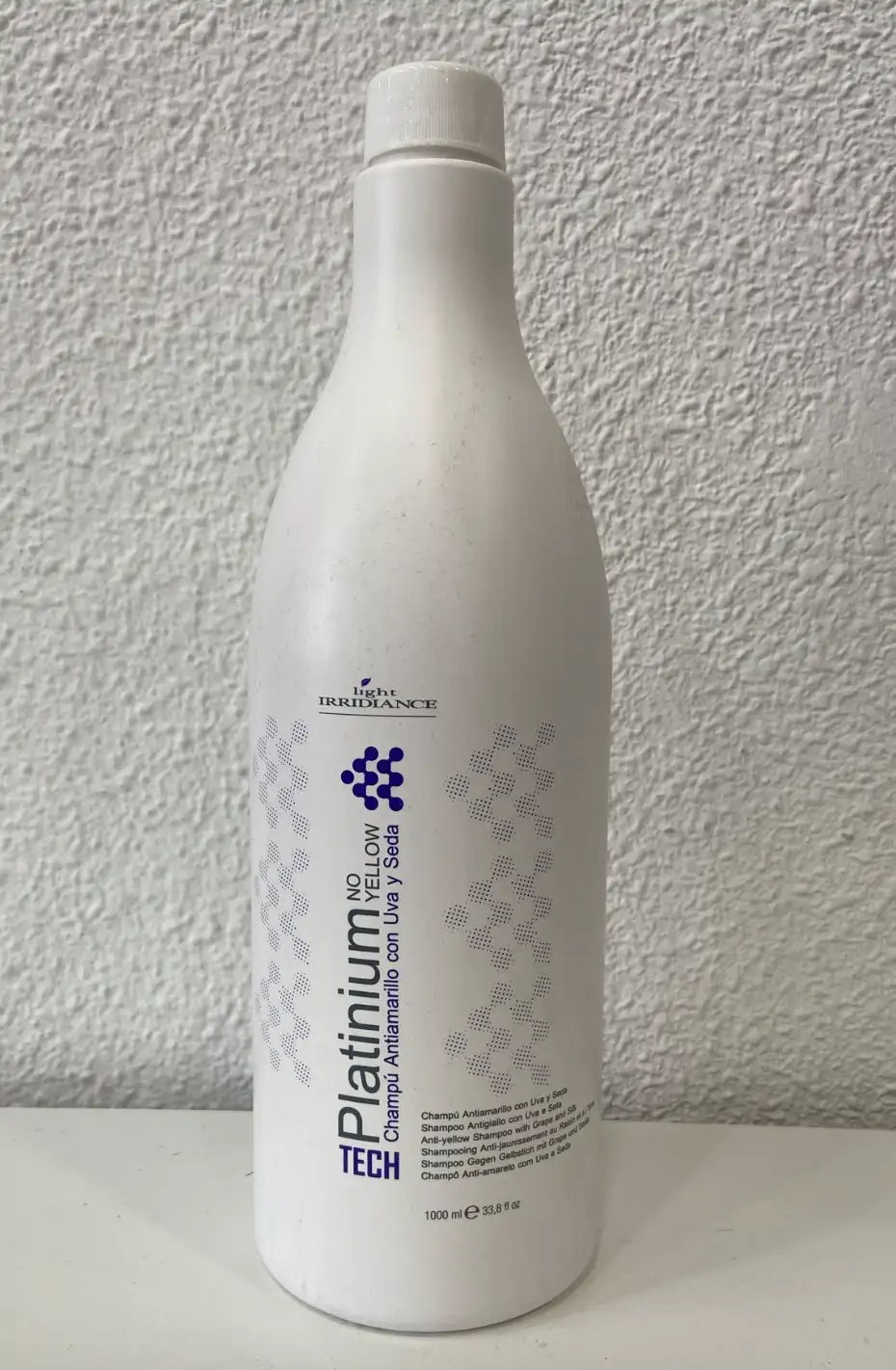 Light Irridiance Champú antiamarillo Platinum tech Blond con Uva y Seda 1 L