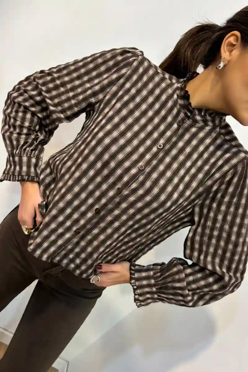 Buttoned blouse flying chocolate
