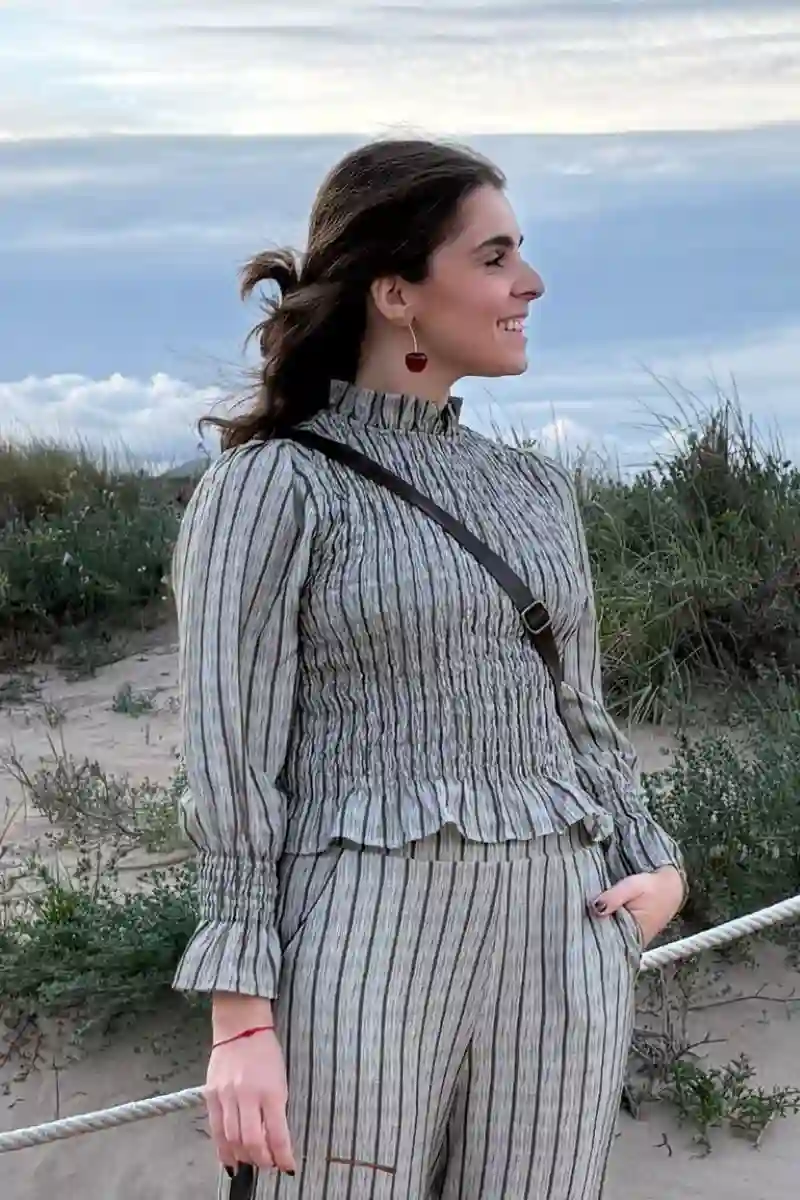 Green stripe bee nest blouse