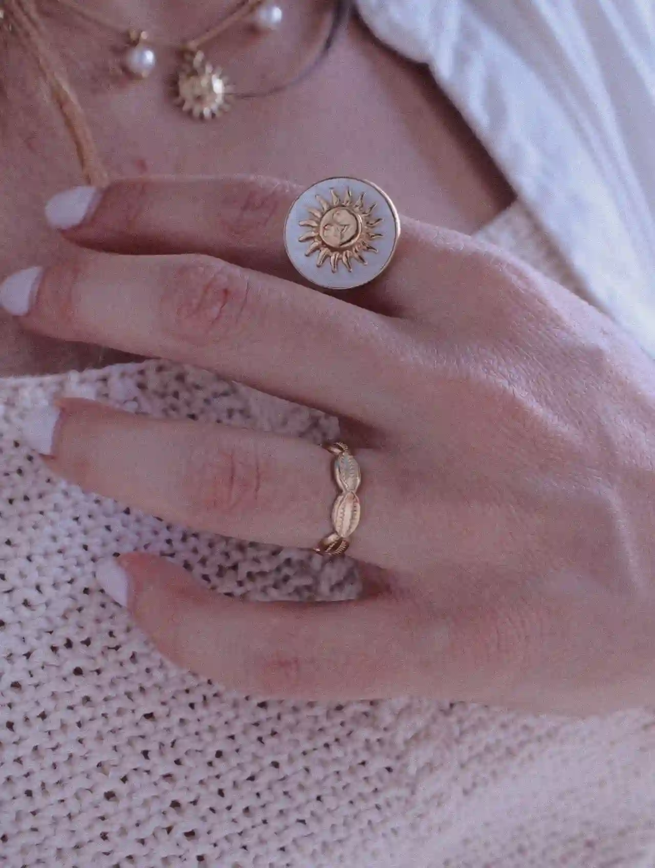 Anillo Ajustable Sol Tropé Dorado con Nácar