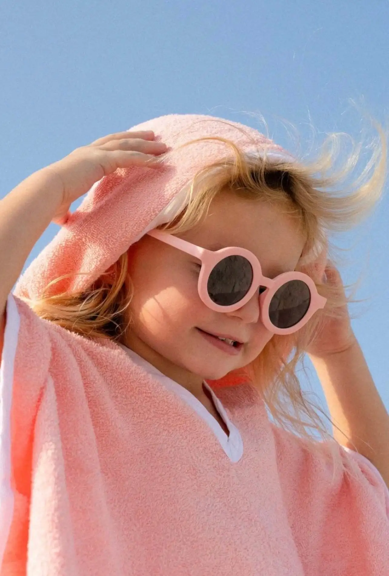 Pink flexible sunglasses - Image 3