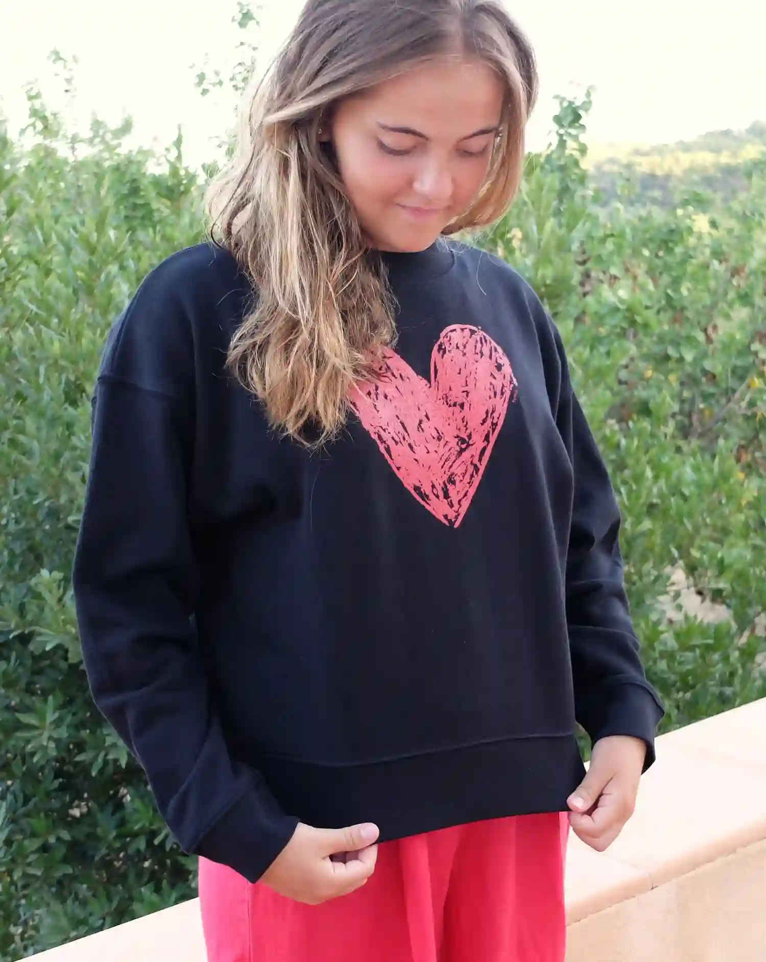 Sudadera crop – Corazón - Negro