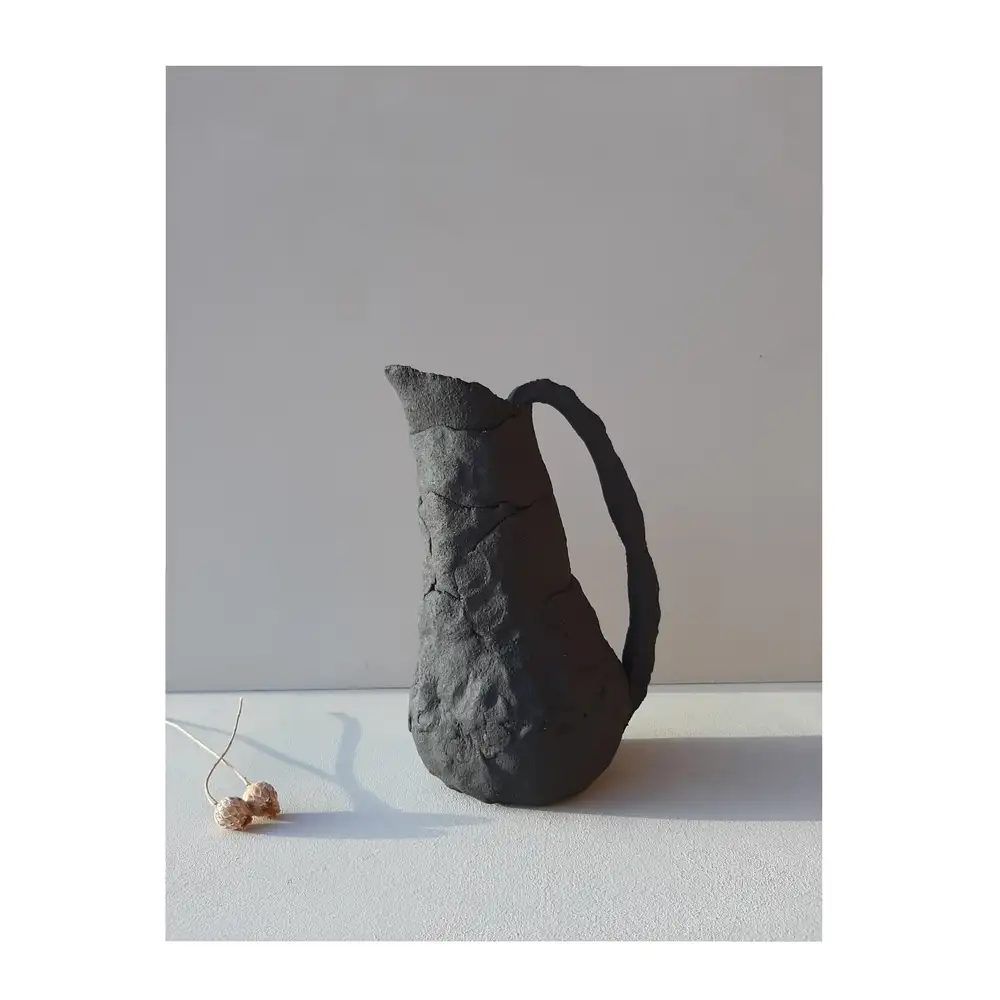 Little black decorative jug - Image 3