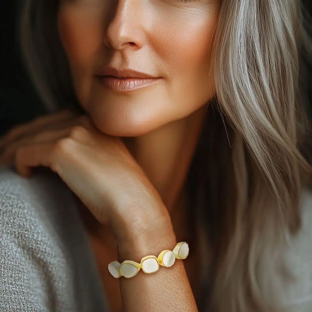 Brazalete Dorado Stunning Madre Perla - Imagen 2