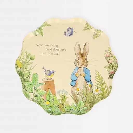 Platos medianos Peter Rabbit en el jardín