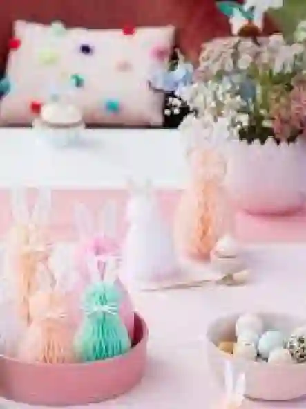 Decoración conejitos con nido de abeja