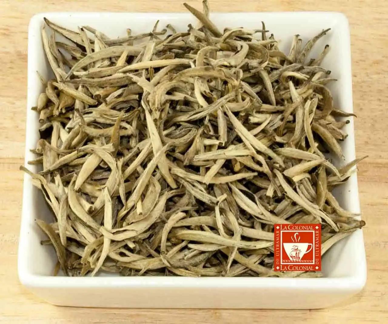 Yin Zhen Silver Needle White Tea (Yinfeng, Silvery Tip Pekoe, Fujian White)