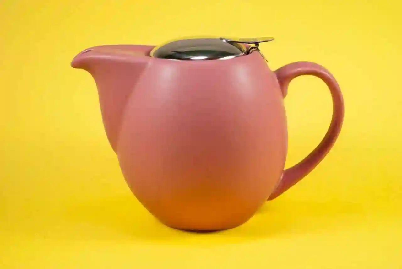 Tetera de cerámica Zaara 0,9 litros rojo mate