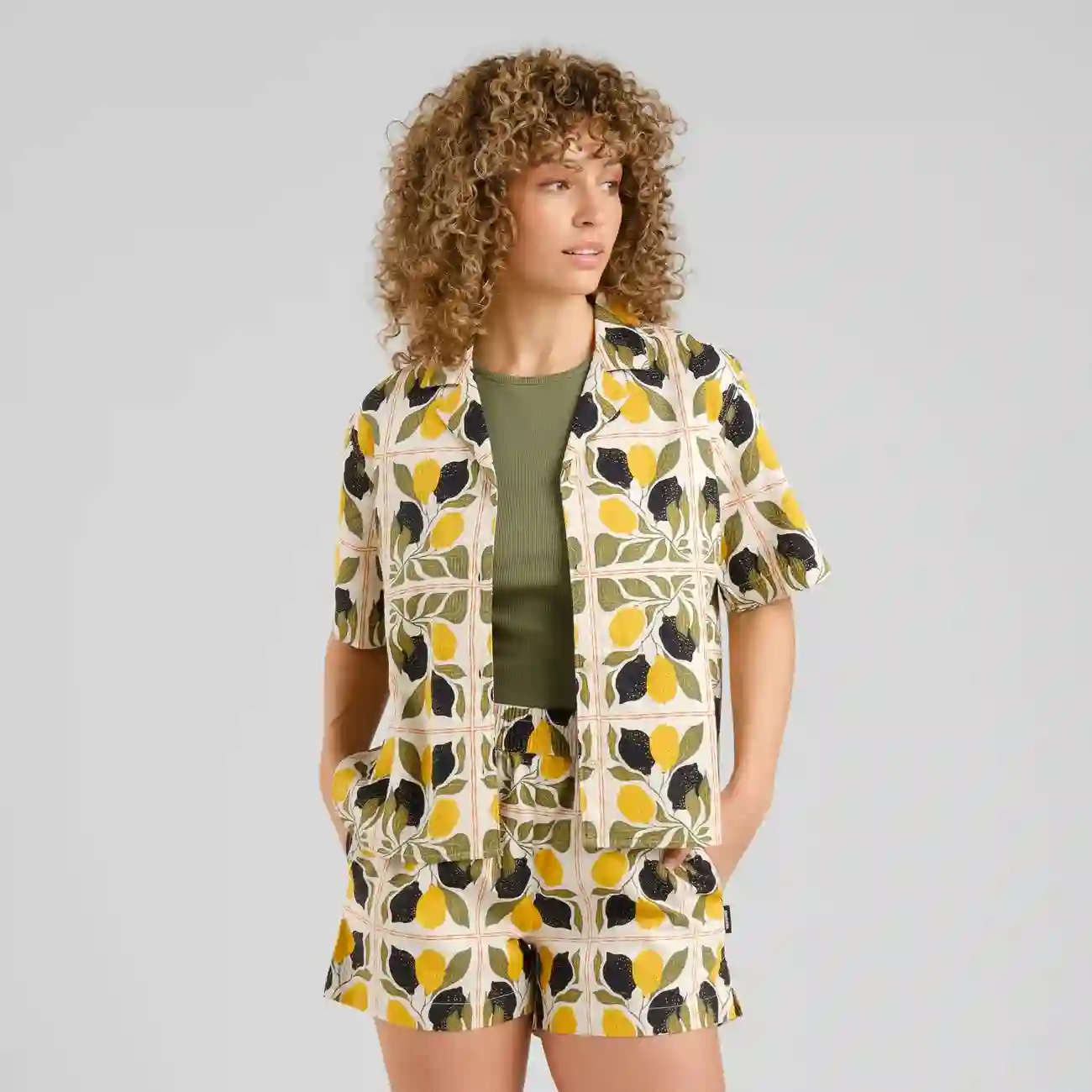 Green short manga shirt