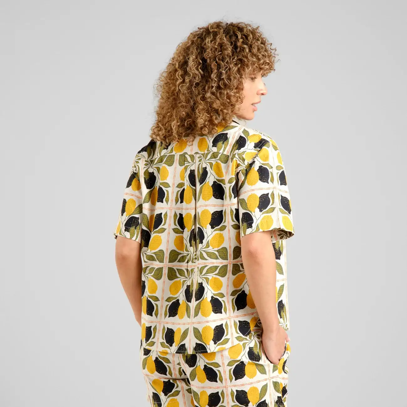 Green short manga shirt - Image 4