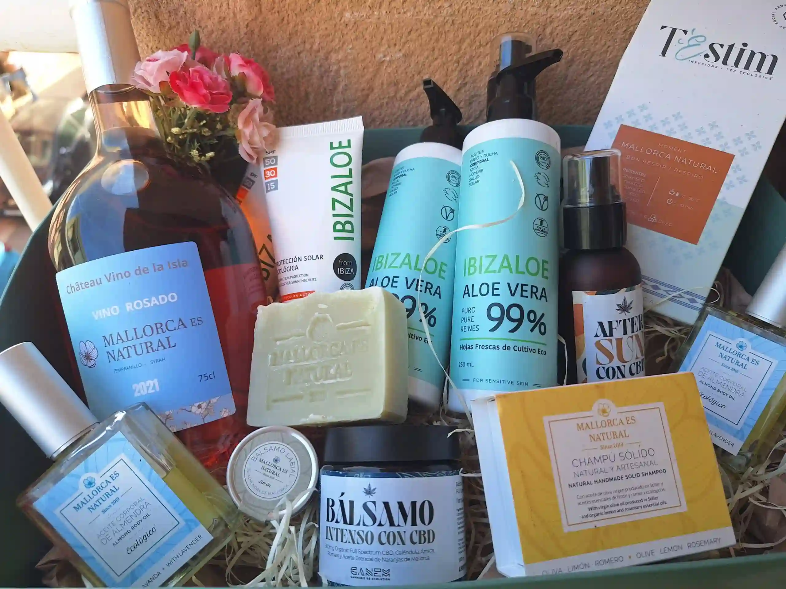CESTA DE REGALO. PRODUCTOS ECOLÓGICOS DE MALLORCA IBIZA