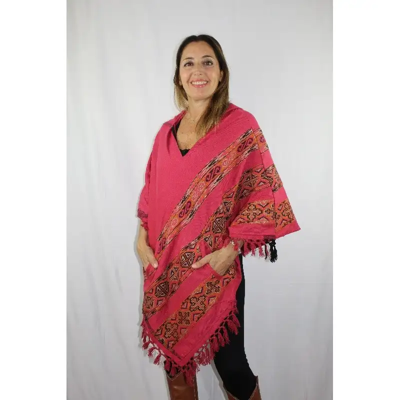 Poncho acrílico con capucha