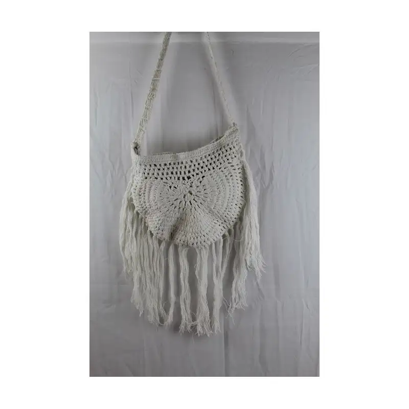 Bolso en crochet con cremallera