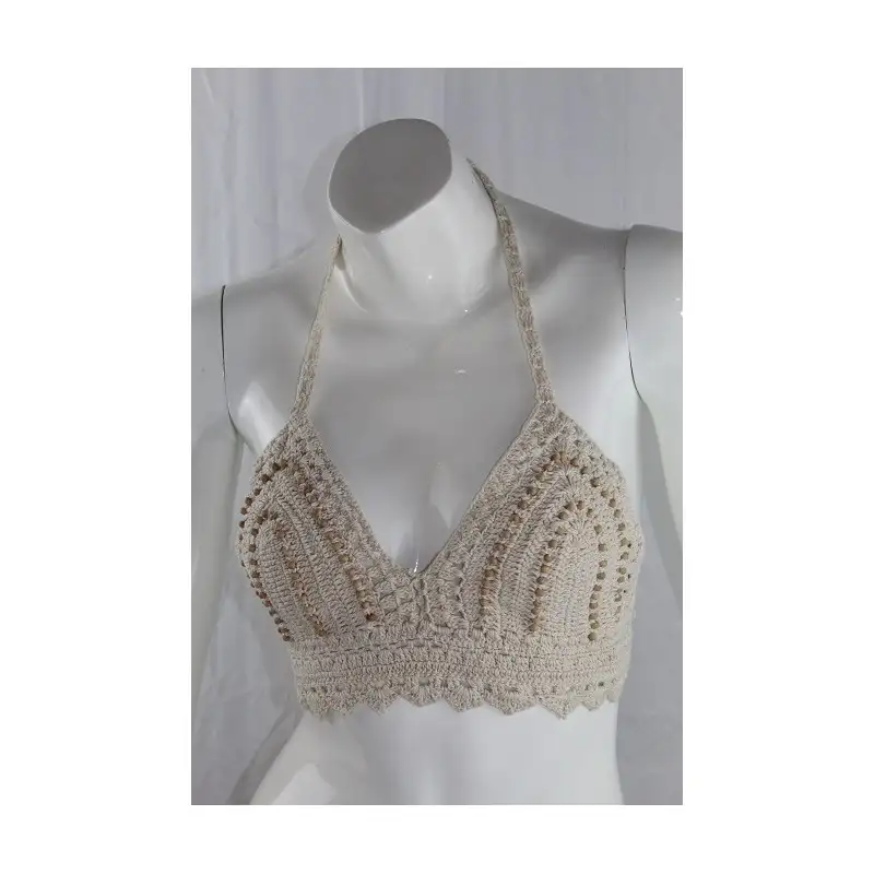 Top en crochet con cuentas de madera