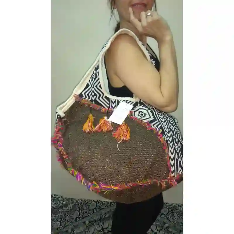 Bolsa yute con tapiz