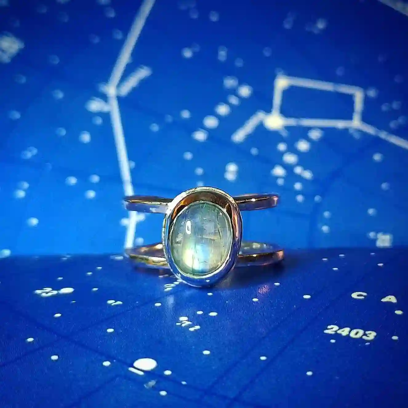 Anillo Doble Hilo Luna Arcoíris