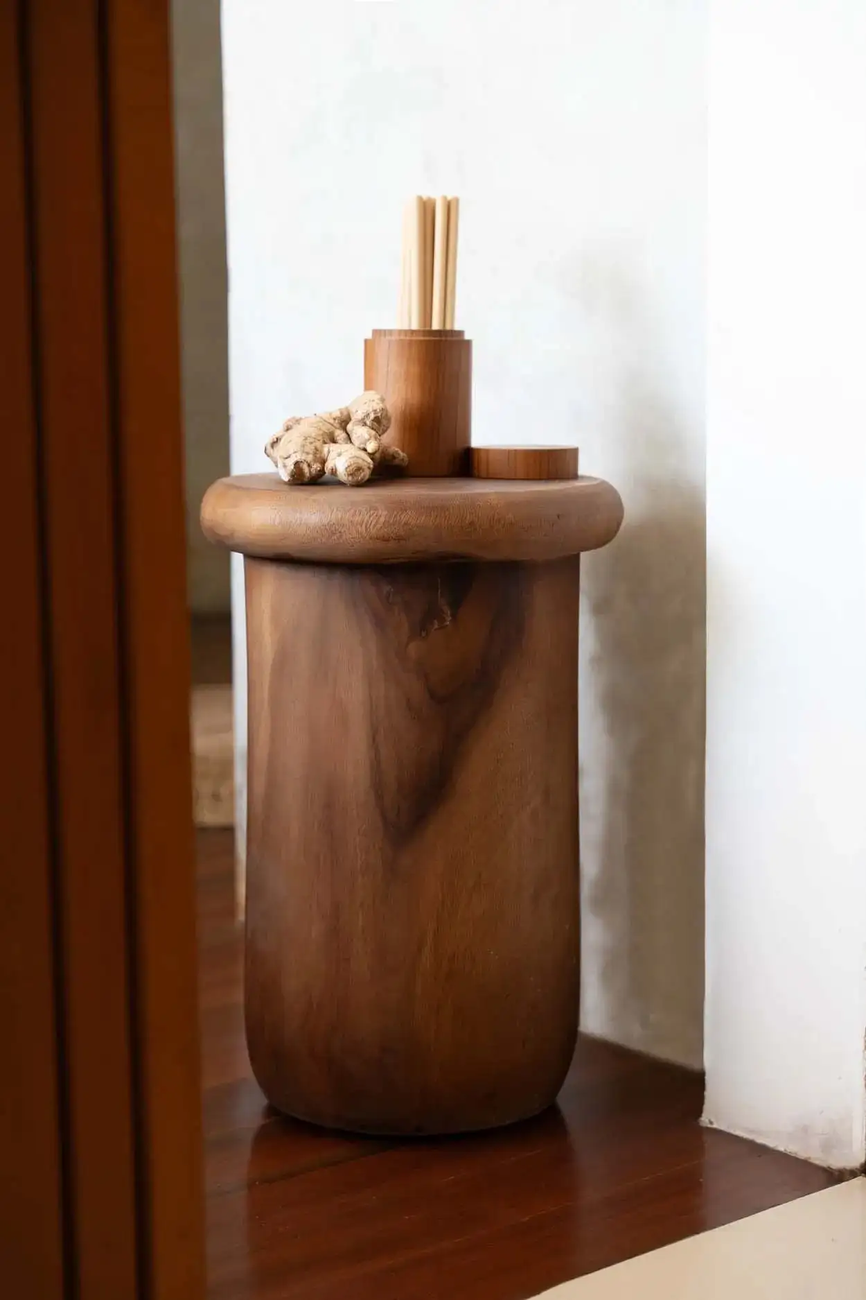Medium wooden jars - Image 2