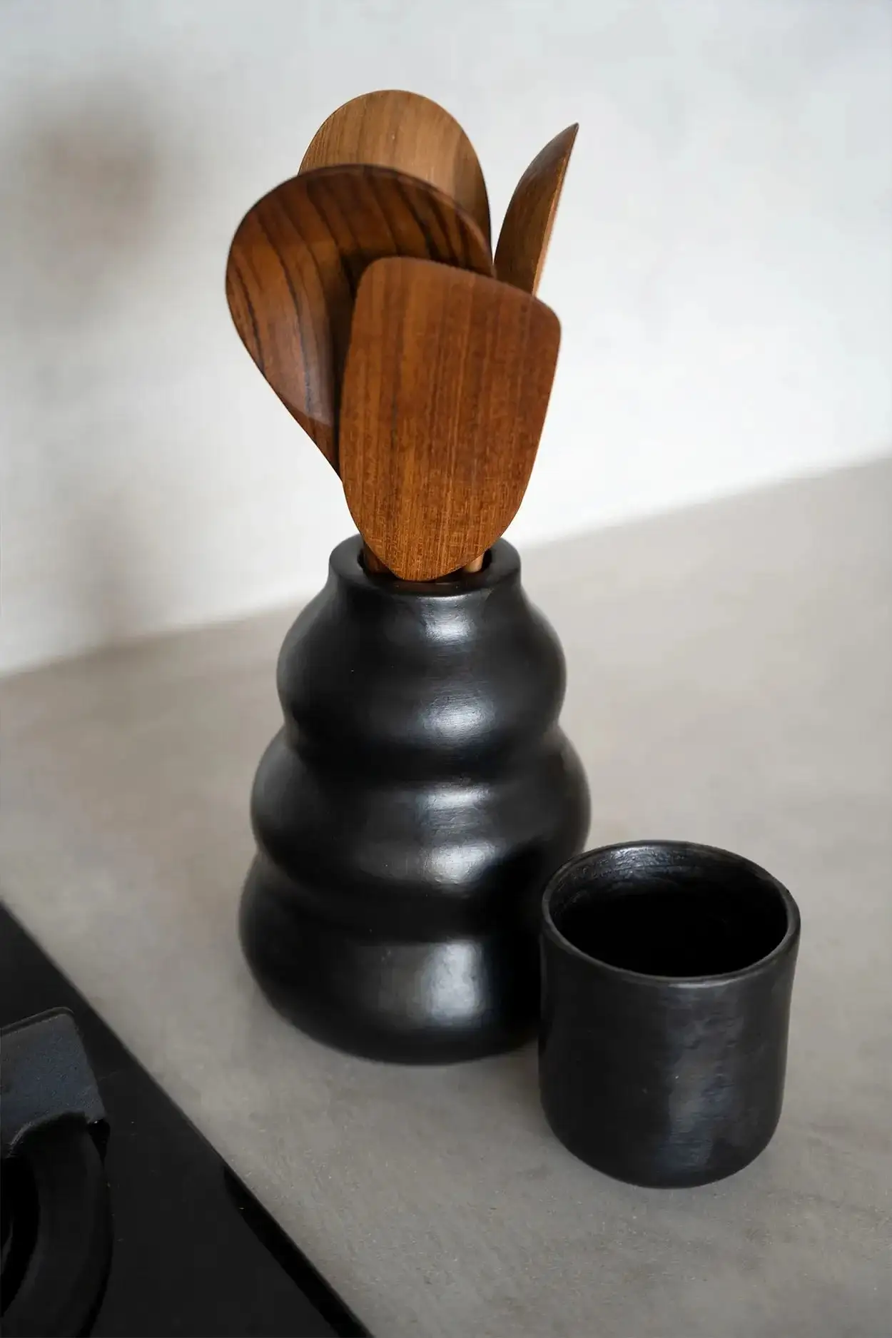 Vaso de cerámica negra quemada - Imagen 2