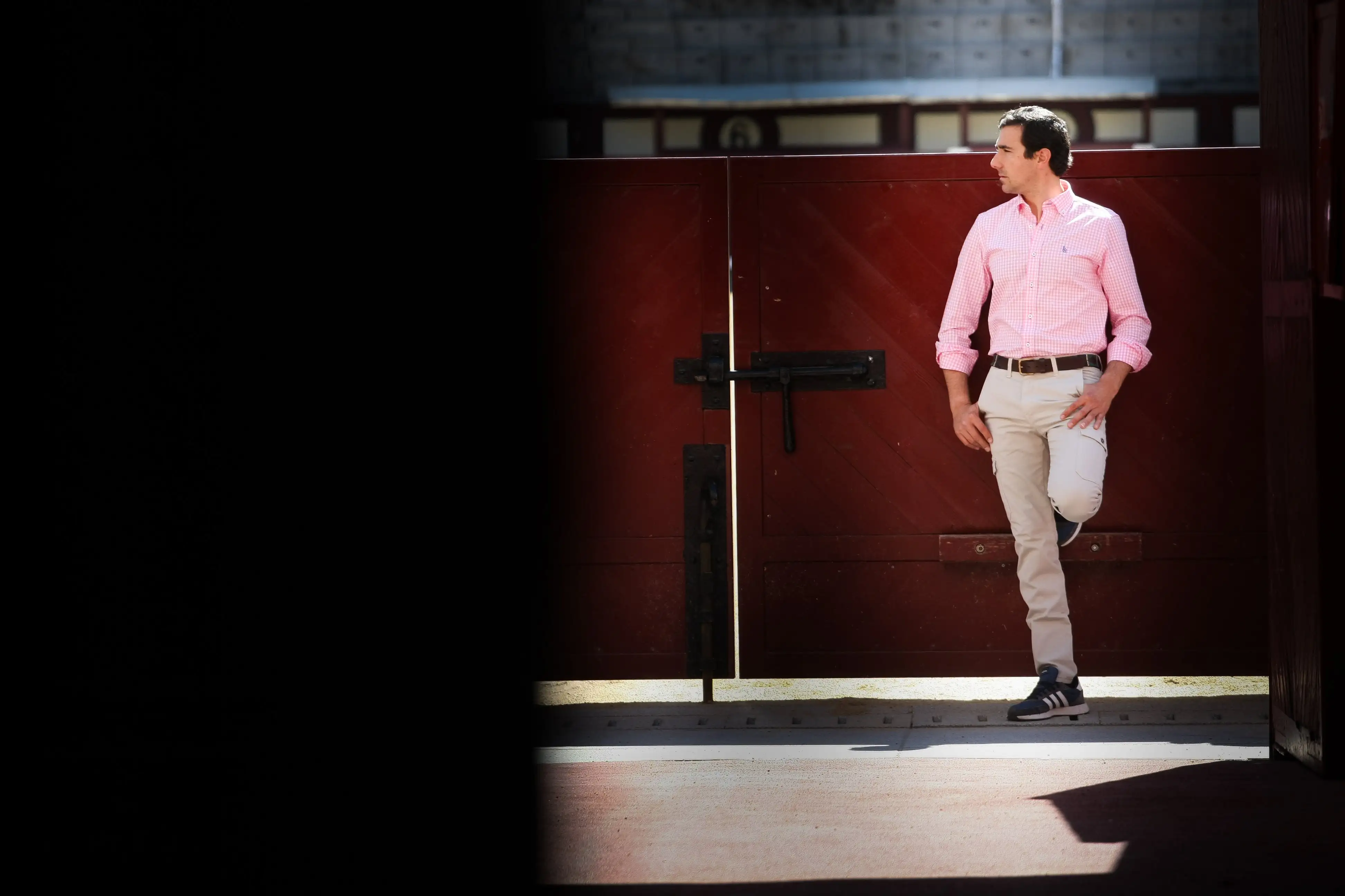 Camisa de cuadros Vichy rosa con logo bordado en color azulón "Parrala". - Imagen 3