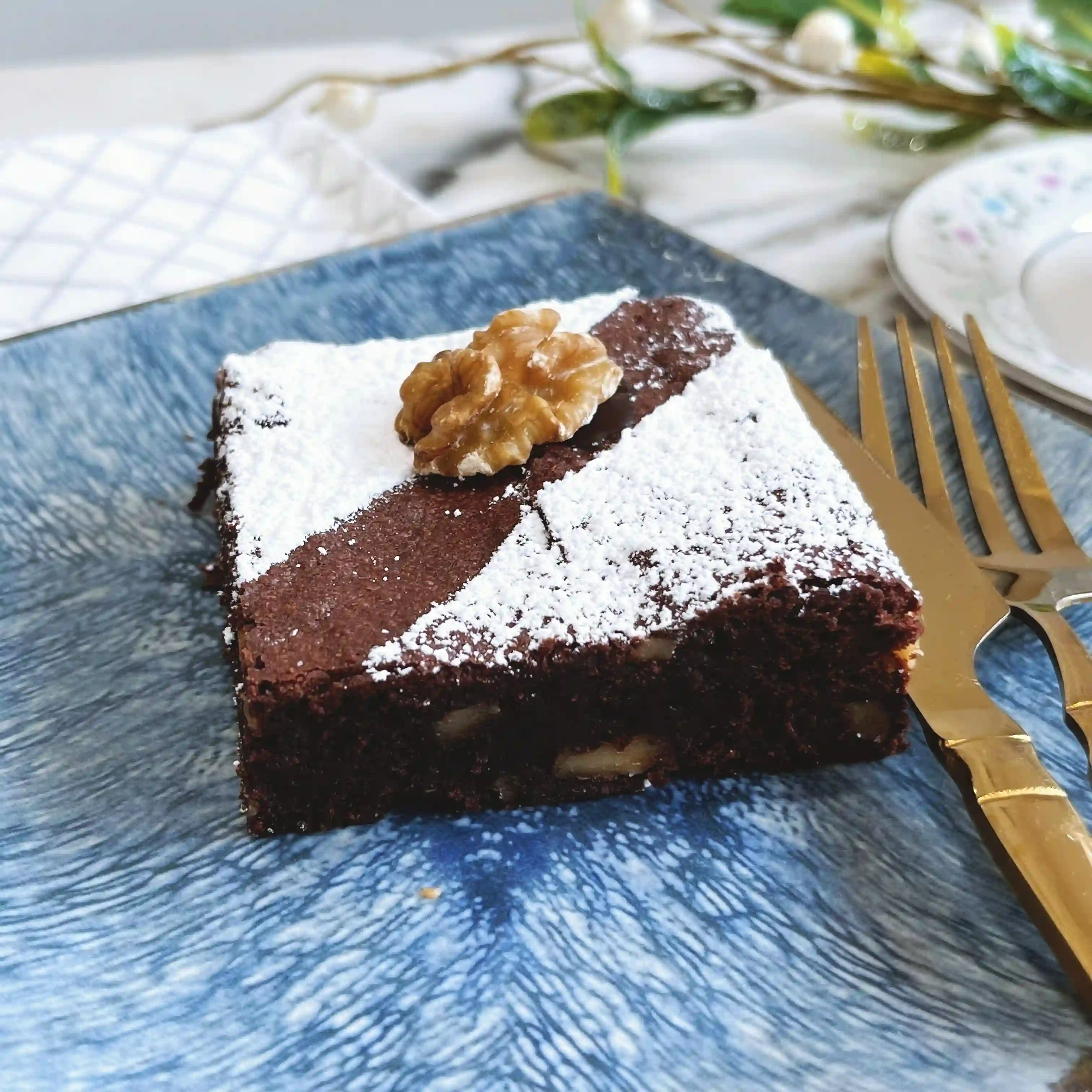 Brownie with nuts