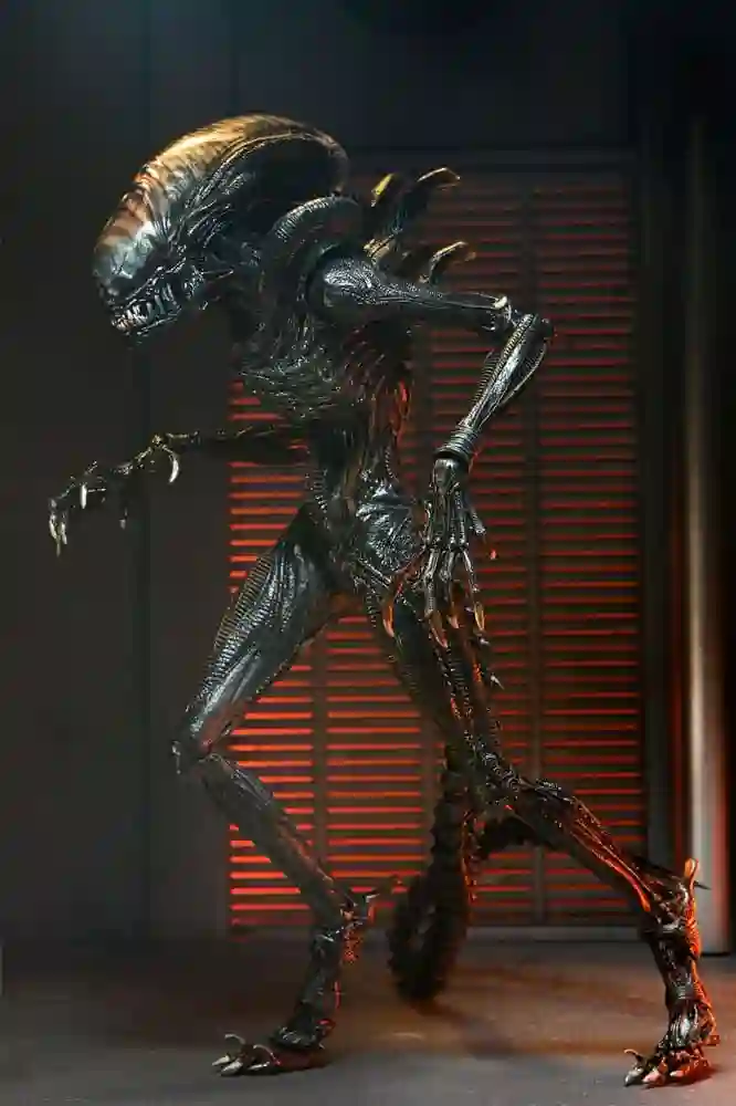 FIGURA NECA REEL TOYS ALIEN ROMULUS ULTIMATE SCORCHED XENOMORPH