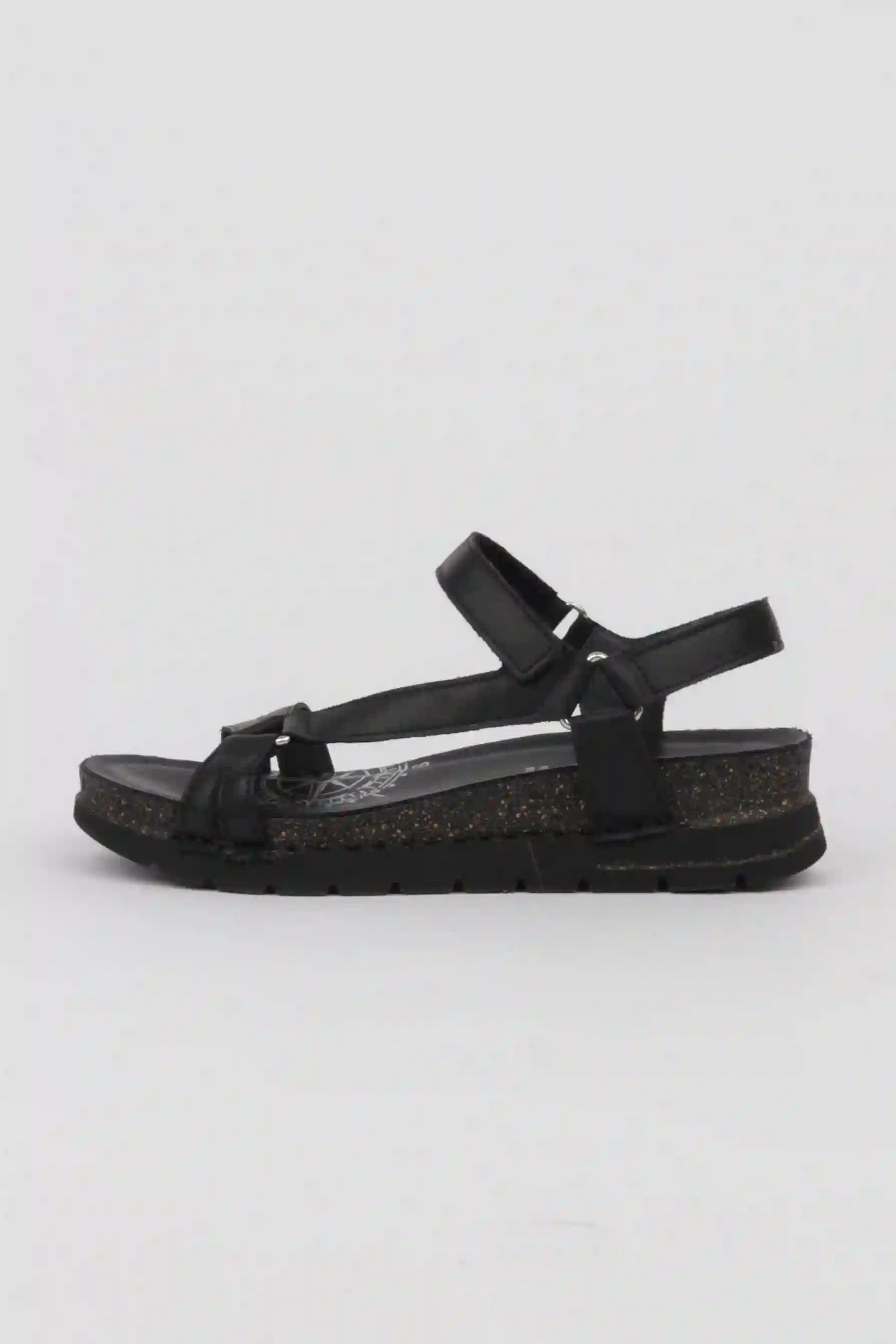 Black sandals flat walk and fly
