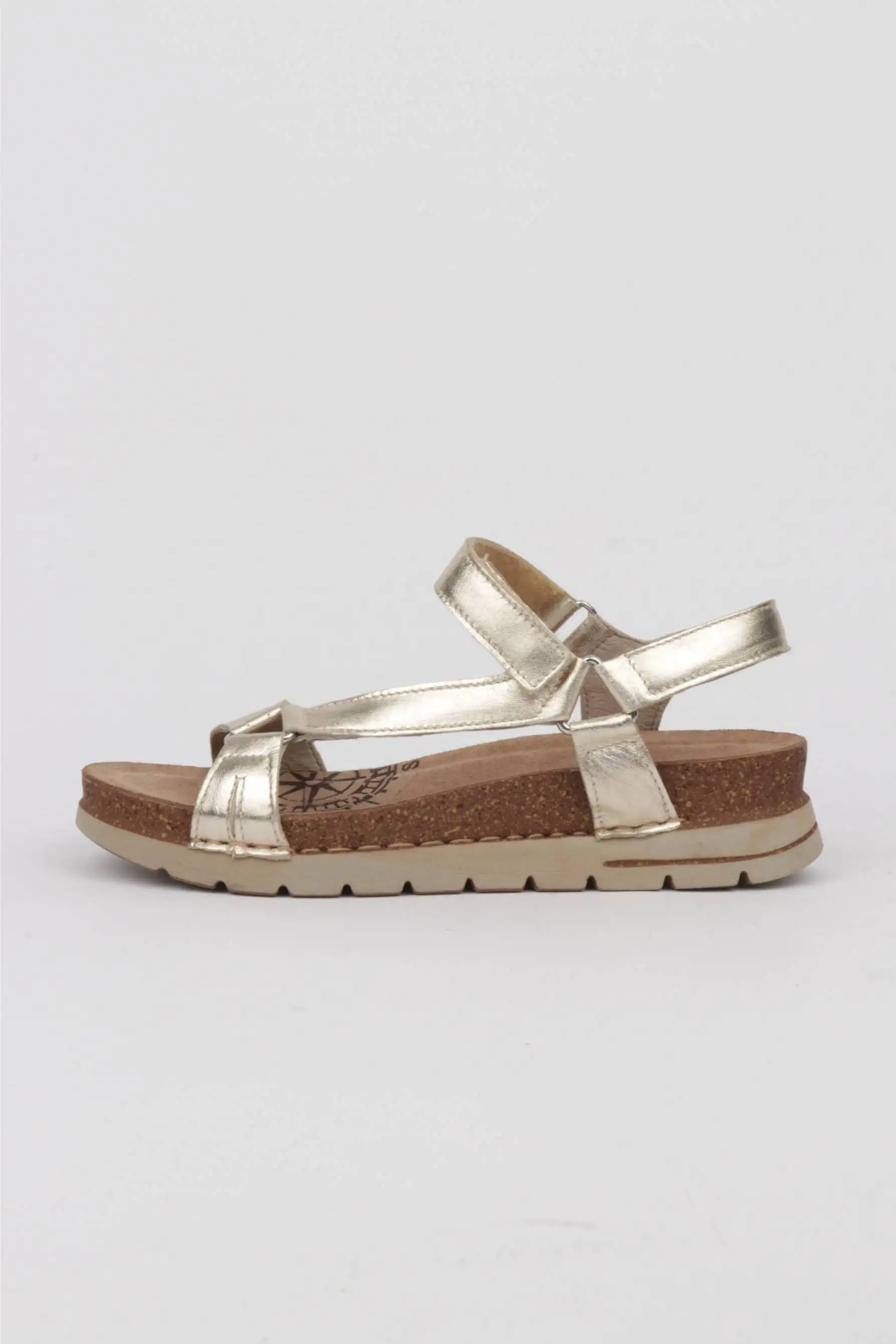 Sandalias doradas planas detalle velcros
