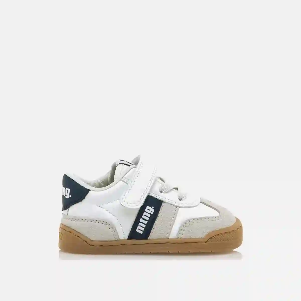 Deportiva mustang free modern blanco 21 a 26