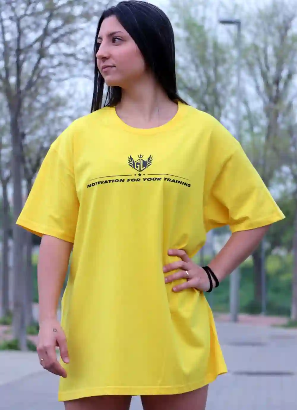 CAMISETA OVERSIZE YELLOW STRONG GIRL