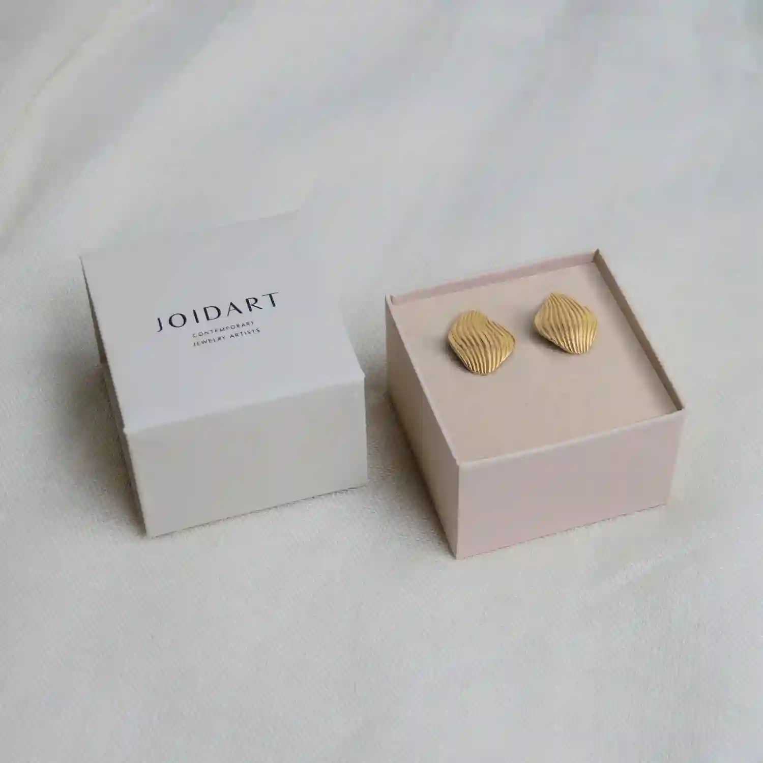 Pendientes gota dorados