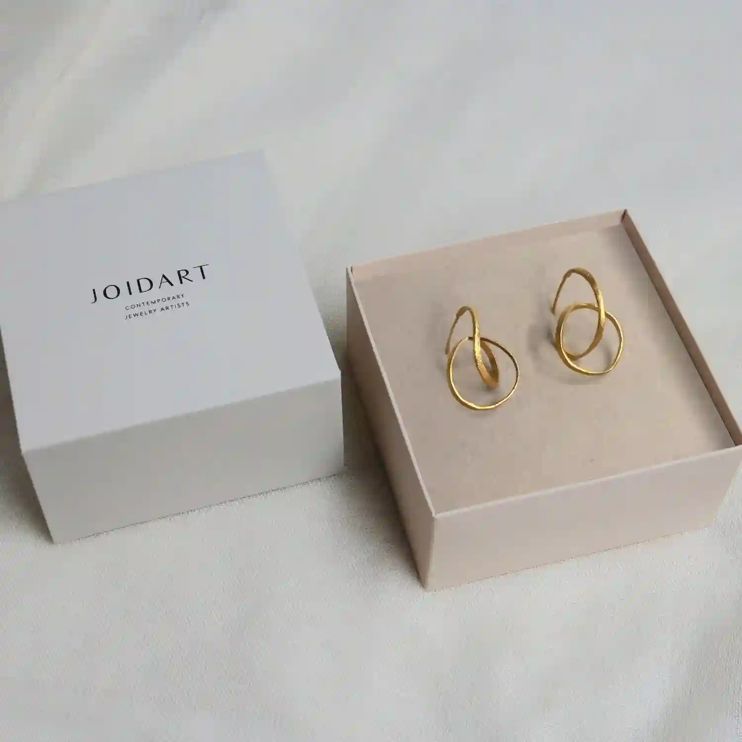 Pendientes originales dorados medianos Embolic