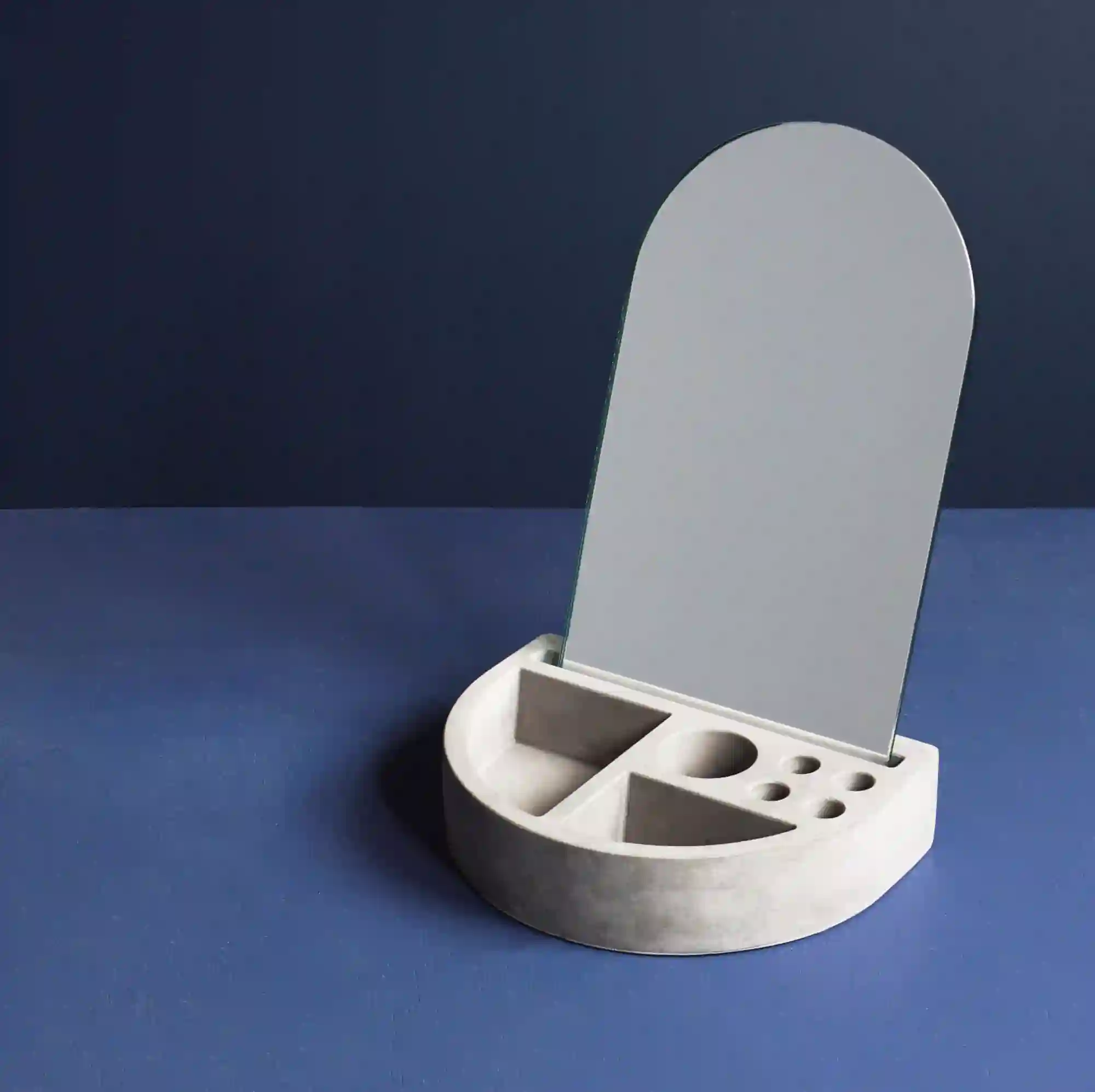 Table mirror / korrizer