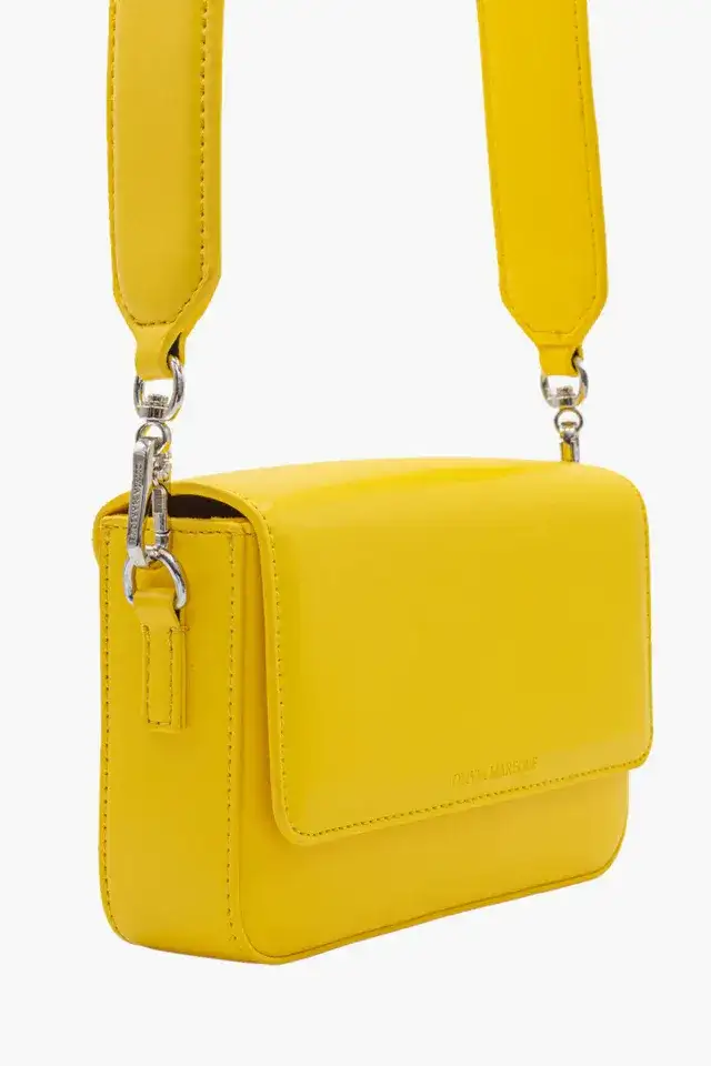 Pantone Amarillo /Olivia Mareque - Image 2
