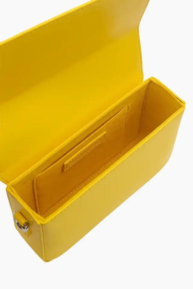 Pantone Amarillo /Olivia Mareque - Image 4