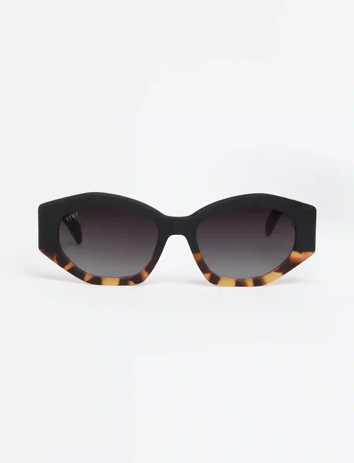 COLETTE 111 / TIWI