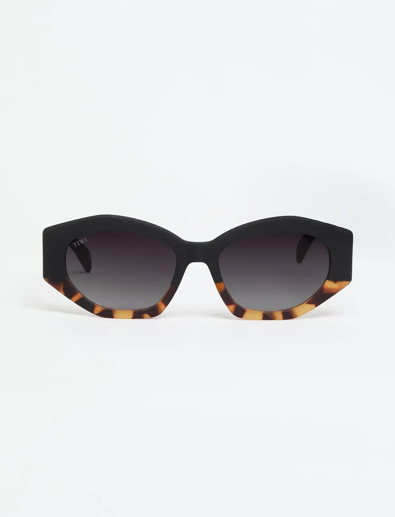 COLETTE 111 / TIWI