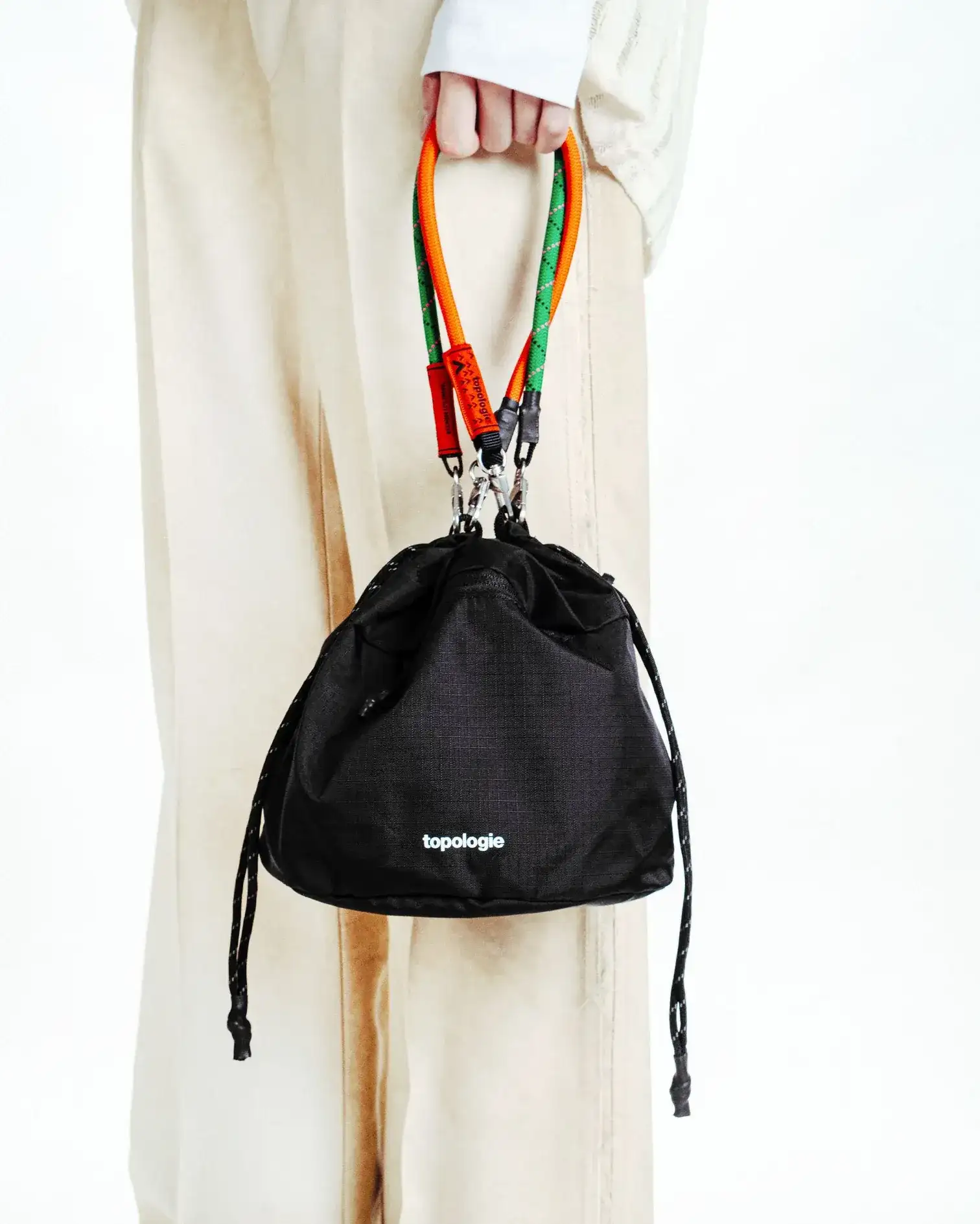 Bucket reversible (Black Tech Sateen) / Topologie - Imagen 6