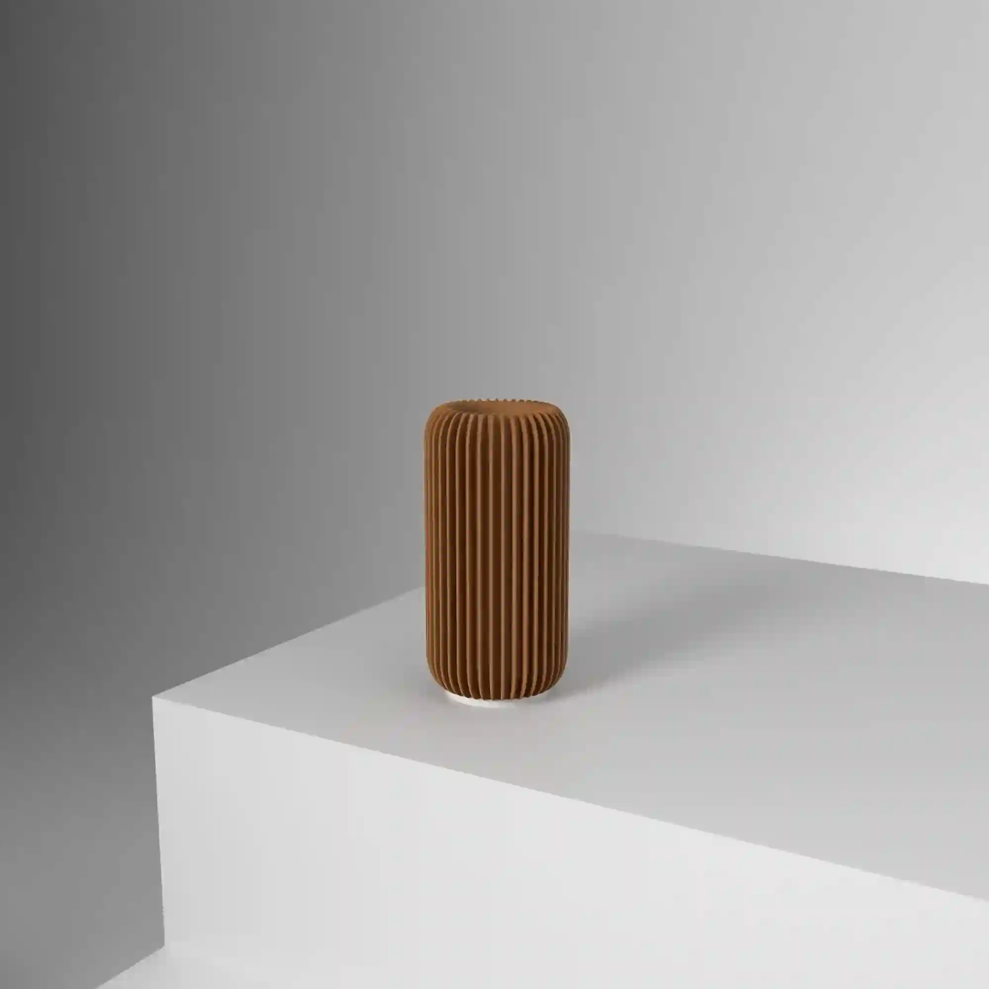 JARRÓN VORENA CARAMEL / MENDELEK STUDIO