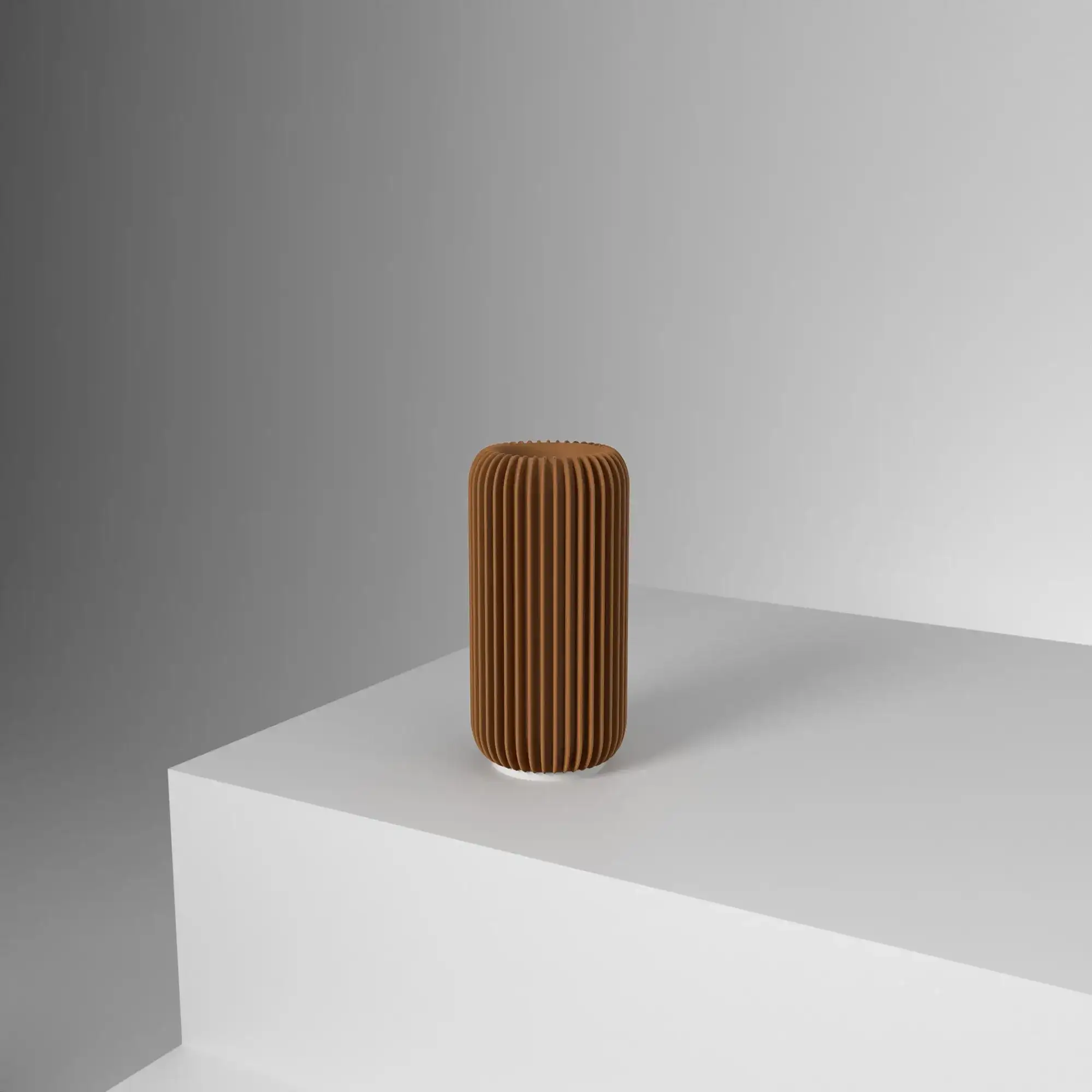 JARRÓN VORENA CARAMEL / MENDELEK STUDIO