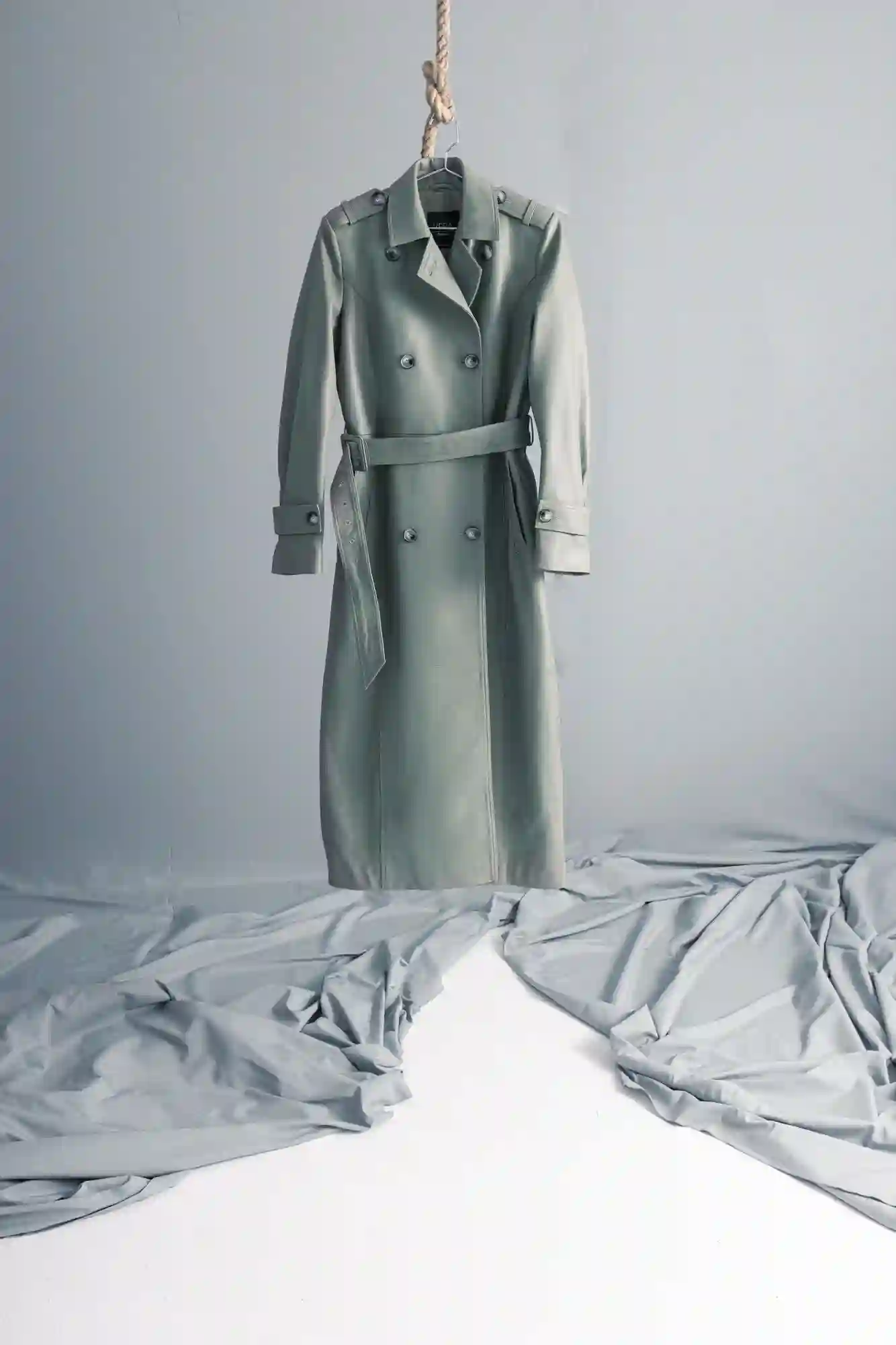 TRENCH AGUAMARINA PIEL / VERA ATELIER
