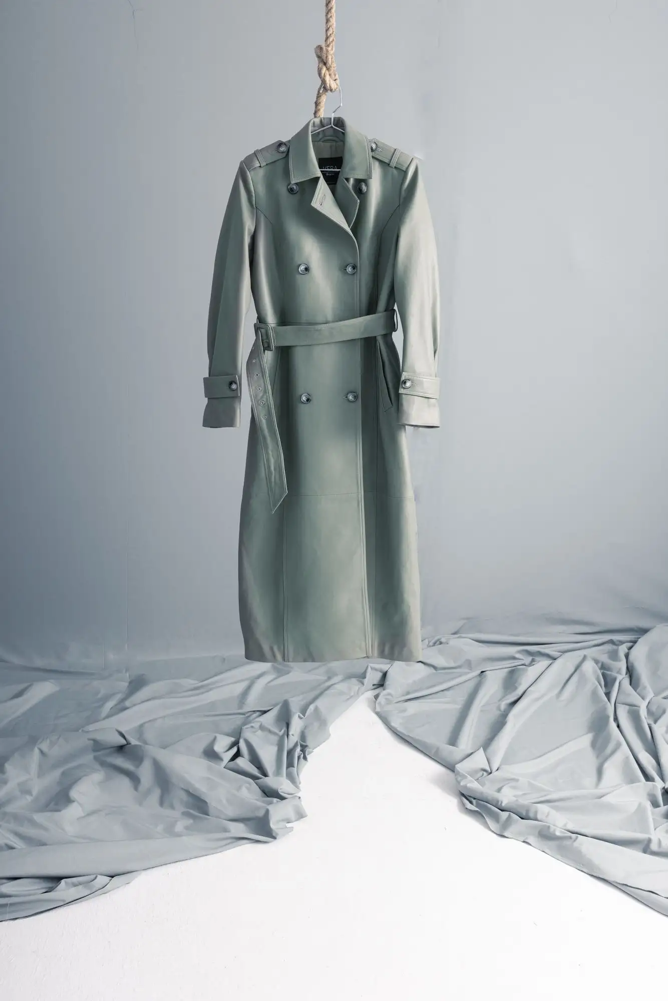 TRENCH AGUAMARINA PIEL / VERA ATELIER