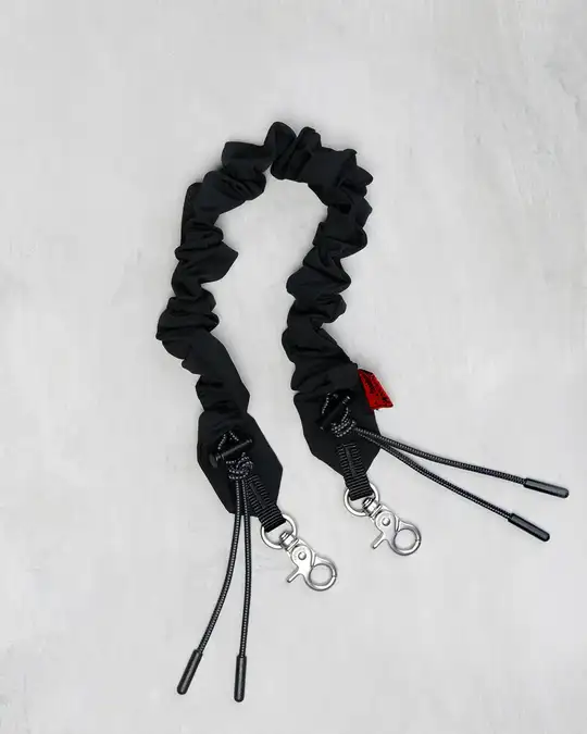 Strap de pulsera de Bungee (Black Tech Sateen) / Topologie