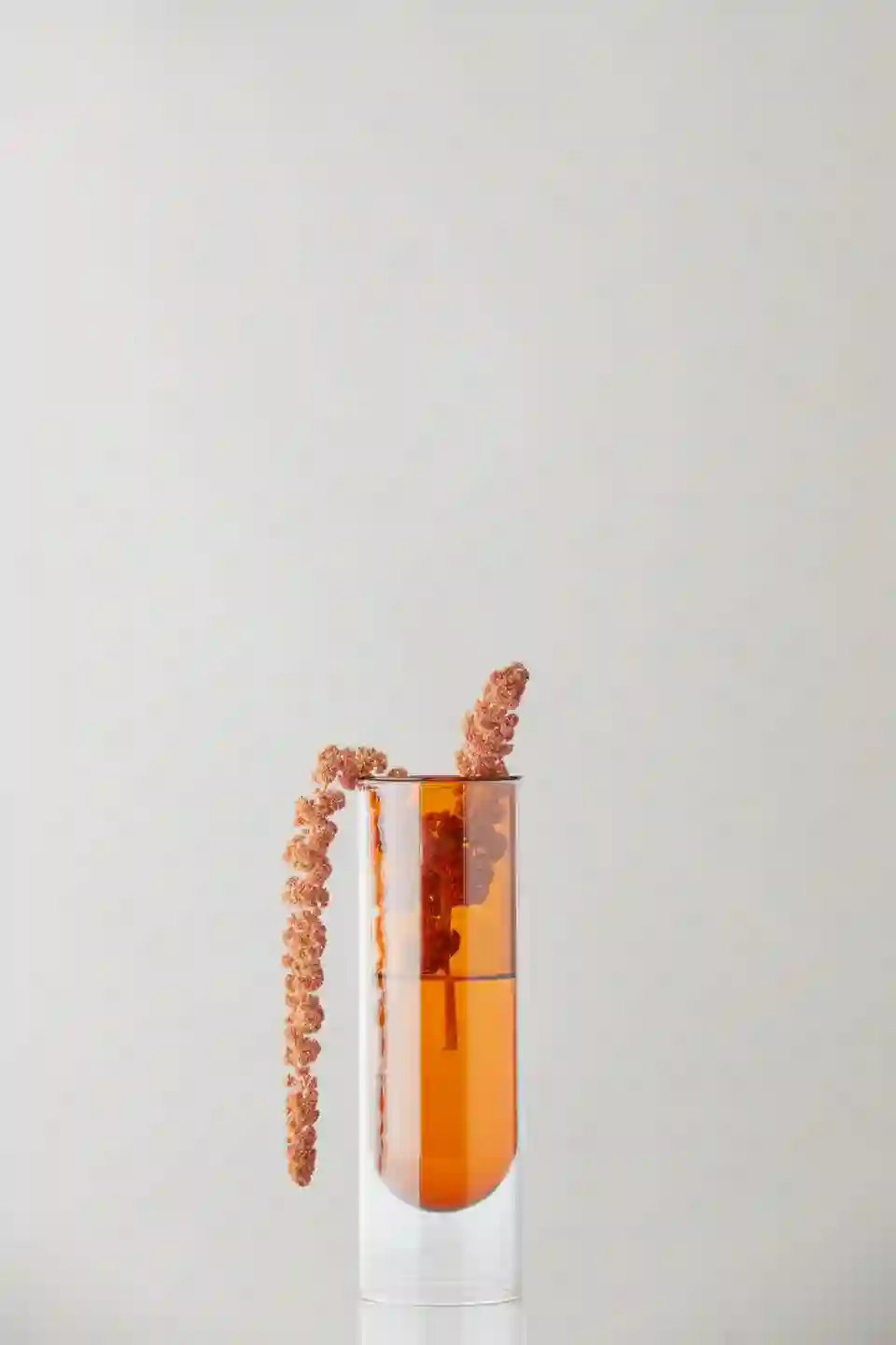 JARRÓN TUBO M AMBAR /STUDIO ABOUT