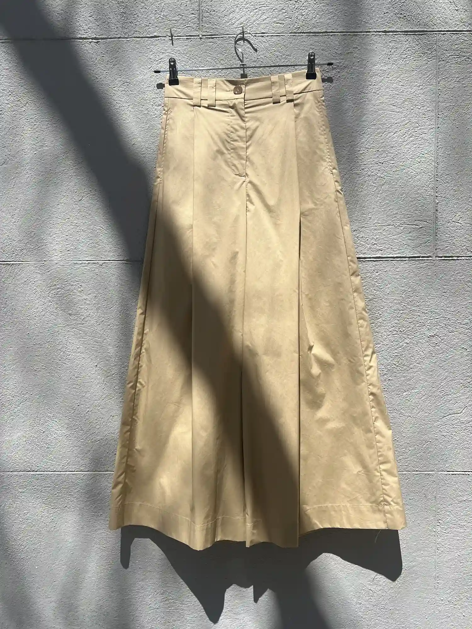 PANTALÓN ANCHO BEIGE / SOLOTRE